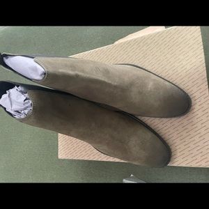 Urban Outfitters Chelsea Boots